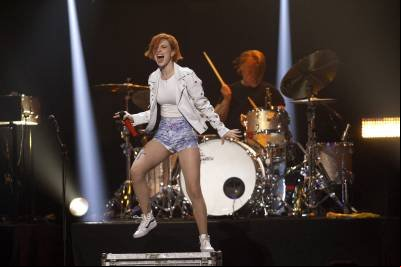 Paramore cancela shows; vocalista Hayley William teve infecção pulmonar