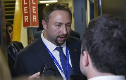 Ex-braço direito de Trump provoca Moraes após anúncio de punição a autoridades Ex-braço direito de Trump provoca Moraes após anúncio de punição a autoridades