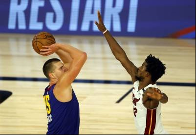 Entenda os laços de Jokic e Butler, astros dos finalistas Denver e Miami