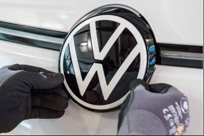 Toyota e Volkswagen suspendem suas operações na Rússia