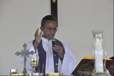 Arquidiocese de Brasília se pronuncia após afastamento de padre exorcista