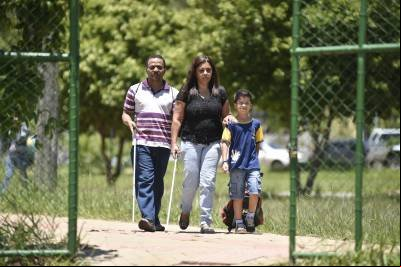 Artigo: Cegos de Brasília têm oficina com Carlos Bracher