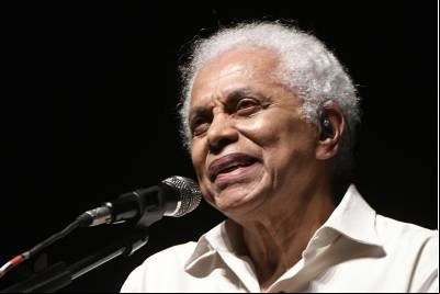 Paulinho da Viola a por cirurgia após se sentir mal e cancelar show