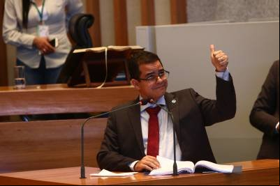 Reginaldo Sardinha retorna à CLDF após ida de Donizet para secretaria